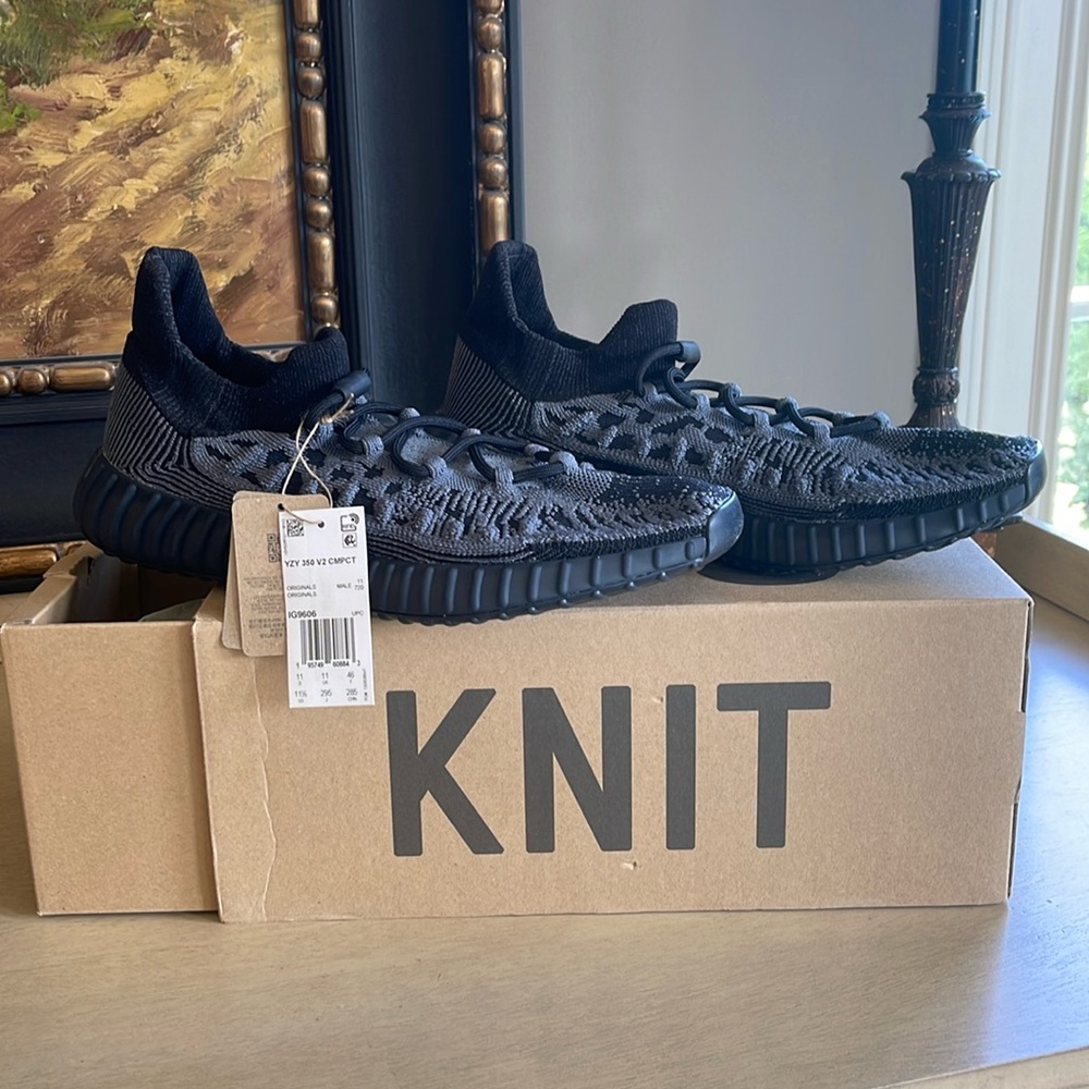 NWT Yeezy 350 V2